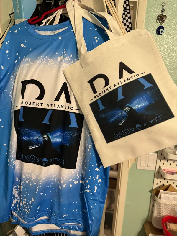 Coordinated blue printed shirt and natural canvas tote